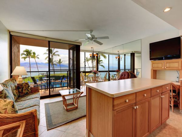 Panoramic Ocean View One Bedroom Vacation Rental in Kihei