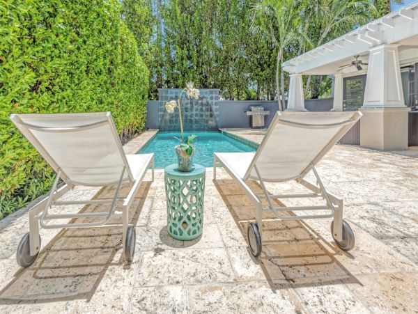 Key West Upscale 2 Bedroom Home with Guest House and Pool