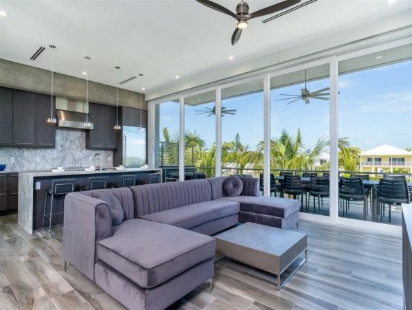 Modern Luxury 3-Bedroom Pool Home in Marathon