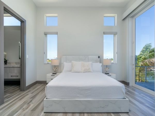 Modern Luxury 3-Bedroom Pool Home in Marathon