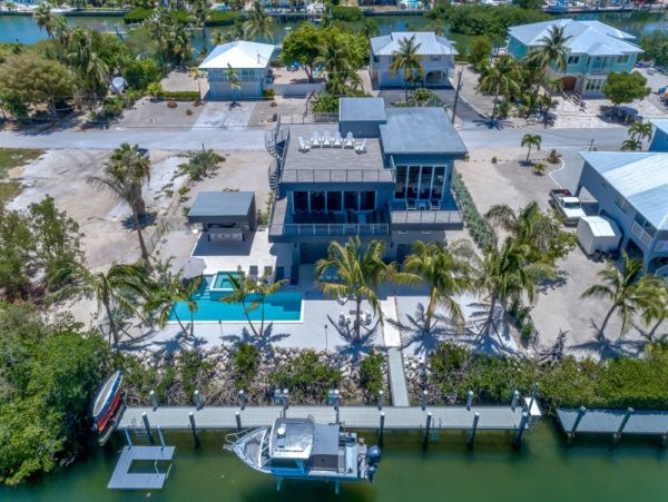 Modern Luxury 3-Bedroom Pool Home in Marathon