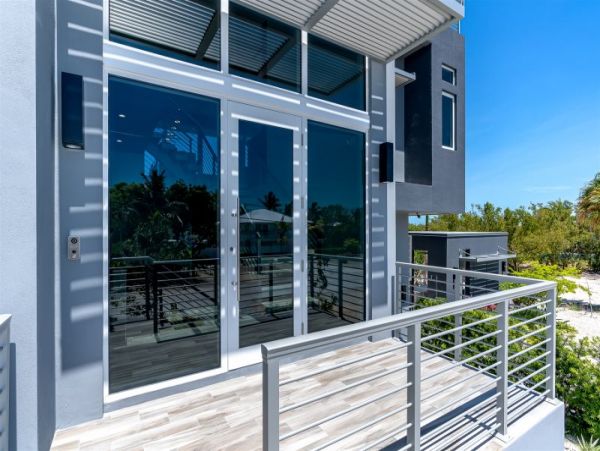 Modern Luxury 3-Bedroom Pool Home in Marathon