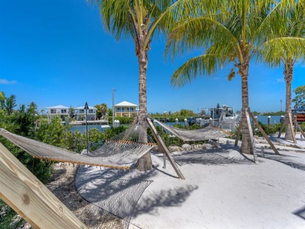 Modern Luxury 3-Bedroom Pool Home in Marathon