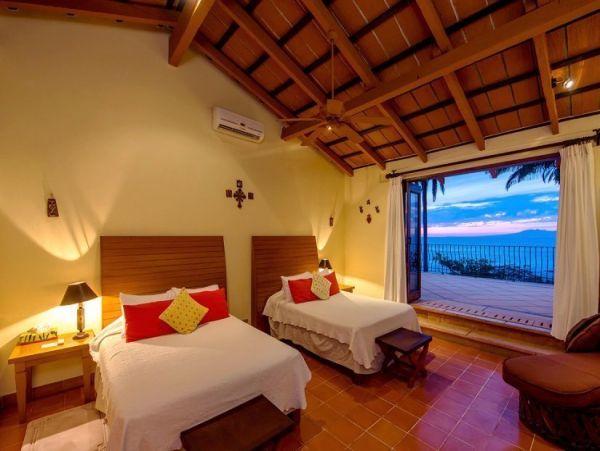 Puerto Vallarta Luxury Accommodation Sleeps 10 Guests.
