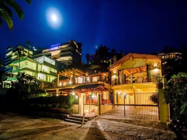 Puerto Vallarta Luxury Accommodation Sleeps 10 Guests.