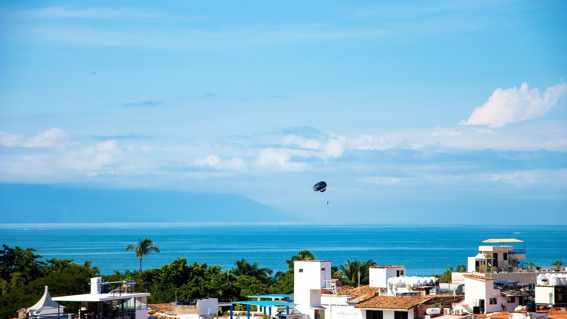 Luxury Villa Rents from 4-8 Bedrooms with Pool & Great Views
