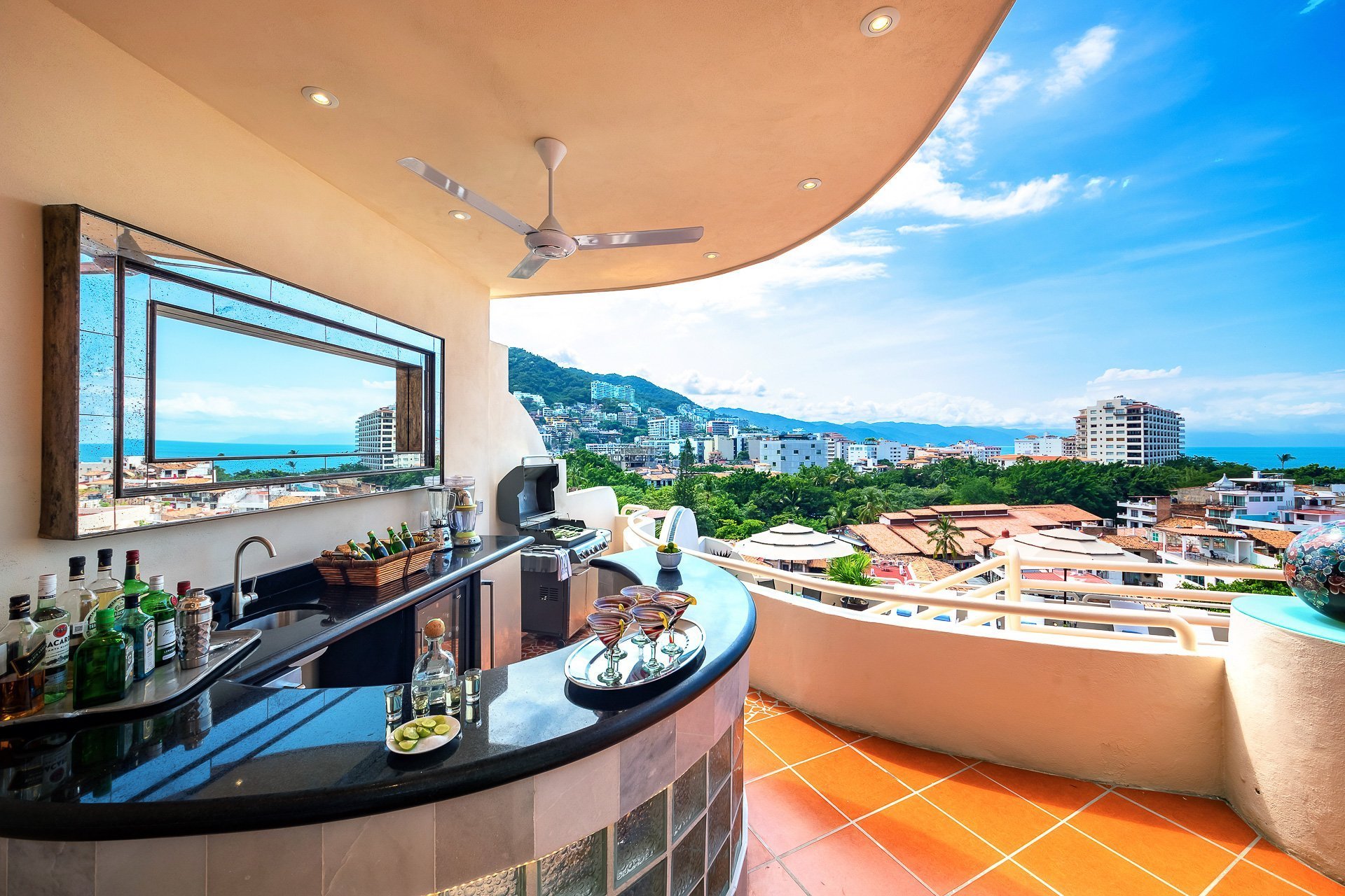 Luxury Villa Rents from 4-8 Bedrooms with Pool & Great Views