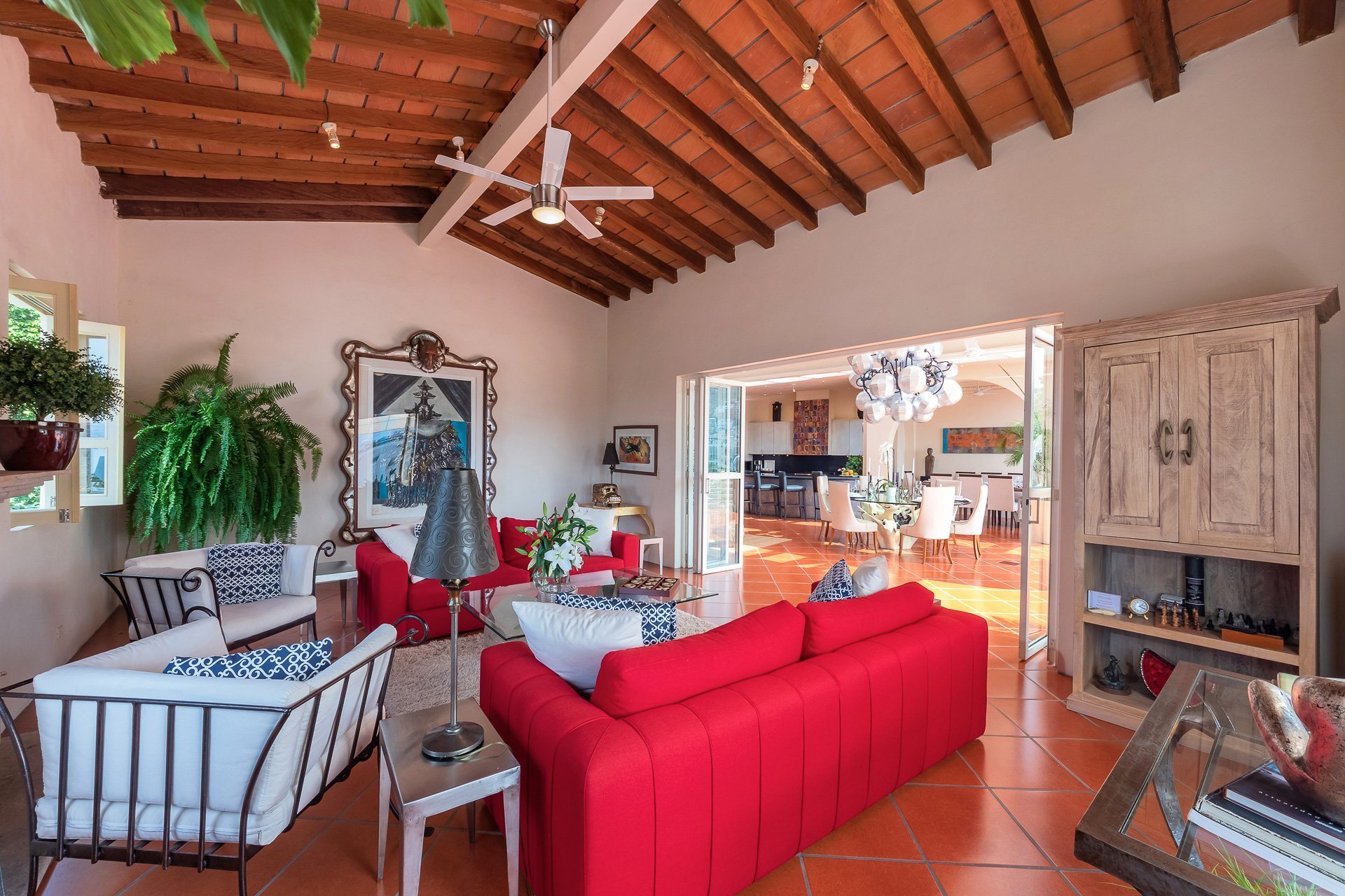 Luxury Villa Rents from 4-8 Bedrooms with Pool & Great Views