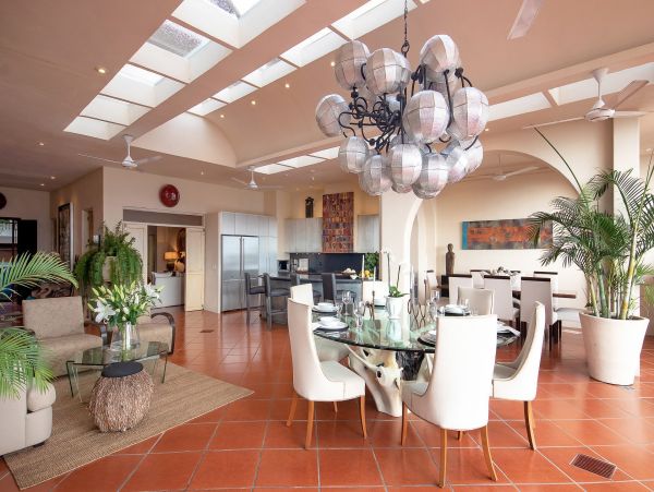 Luxury Villa Rents from 4-8 Bedrooms with Pool & Great Views