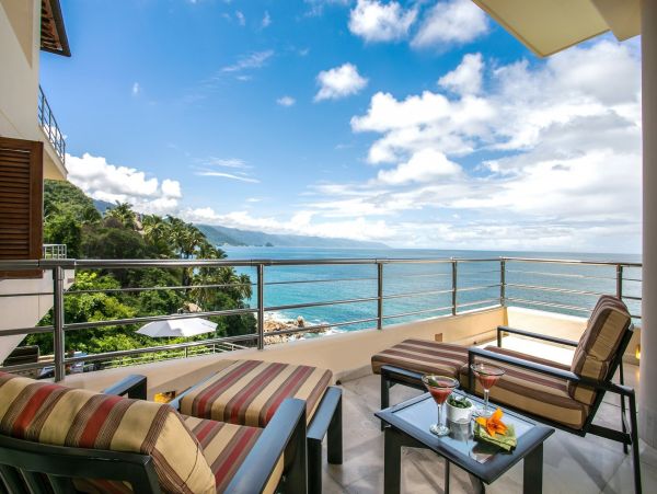 Gorgeous Vacation Rental Home with Private Pool & Hot Tub