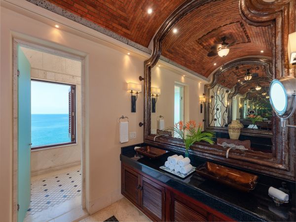 Gorgeous Vacation Rental Home with Private Pool & Hot Tub