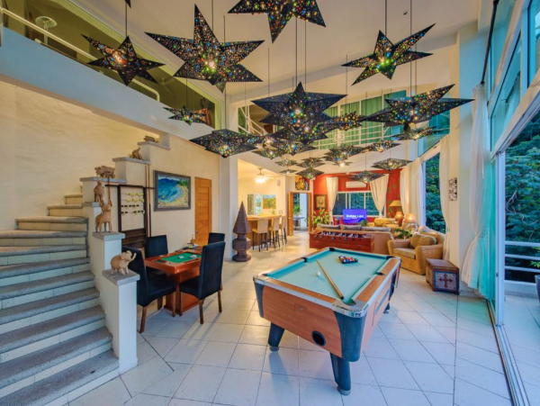 Great Location!! Short Walk to the Romantic  Zone & famous Los Muertos Beach