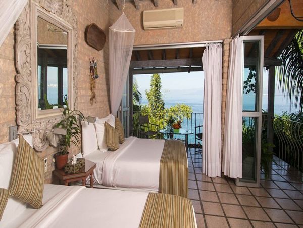 Gorgeous Vacation Villa with Private Pool & Ocean Views