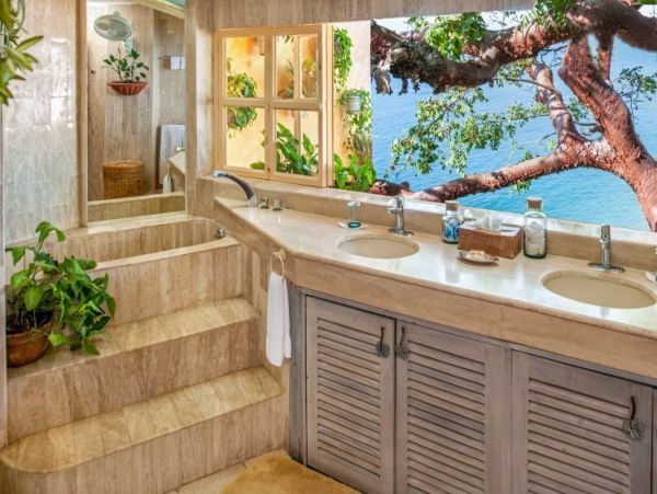 Gorgeous Vacation Villa with Private Pool & Ocean Views