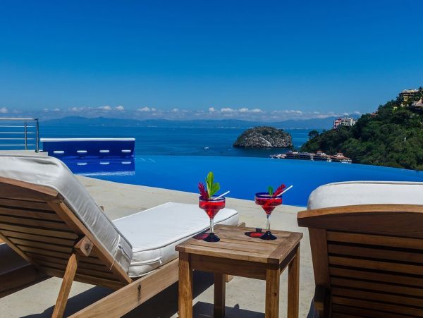 Luxury Home with Private Pool & Amazing Ocean Views