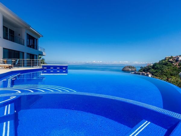 Luxury Home with Private Pool & Amazing Ocean Views