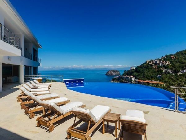 Luxury Home with Private Pool & Amazing Ocean Views