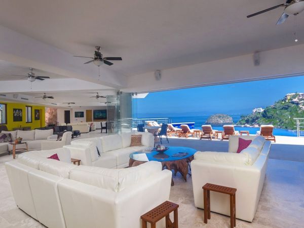 Luxury Home with Private Pool & Amazing Ocean Views