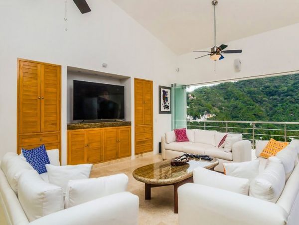 Luxury Home with Private Pool & Amazing Ocean Views