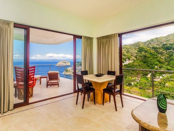 Luxury Home with Private Pool & Amazing Ocean Views