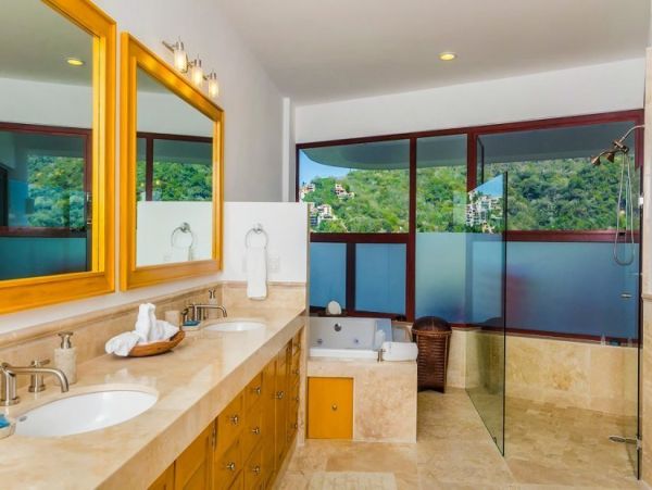 Luxury Home with Private Pool & Amazing Ocean Views