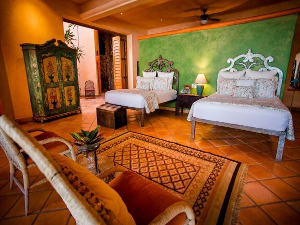 Gorgeous Vacation Rental Home with Private Pool Beach Side