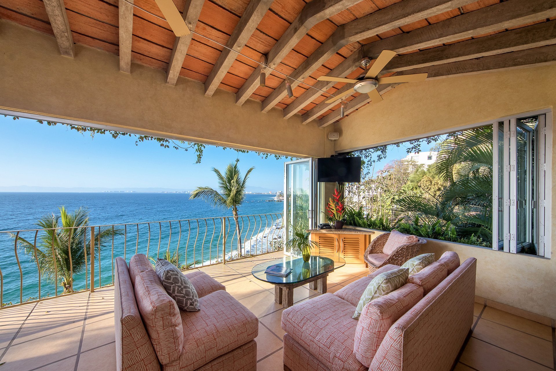 Beautiful Vacation Home with Private Pool & Full Ocean Views