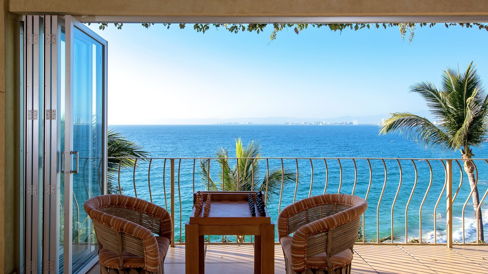 Beautiful Vacation Home with Private Pool & Full Ocean Views