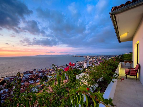 Gorgeous Vacation Villa with Private Pool & Full Ocean Views