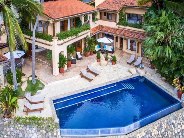 Oceanfront 4+ Bedrooms Vacation Home in Puerto Vallarta