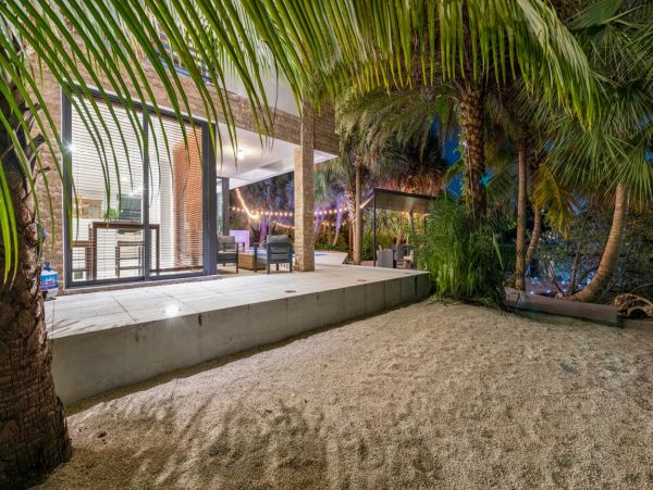Miami Five Bedroom Extraordinary Waterfront Vacation Villa