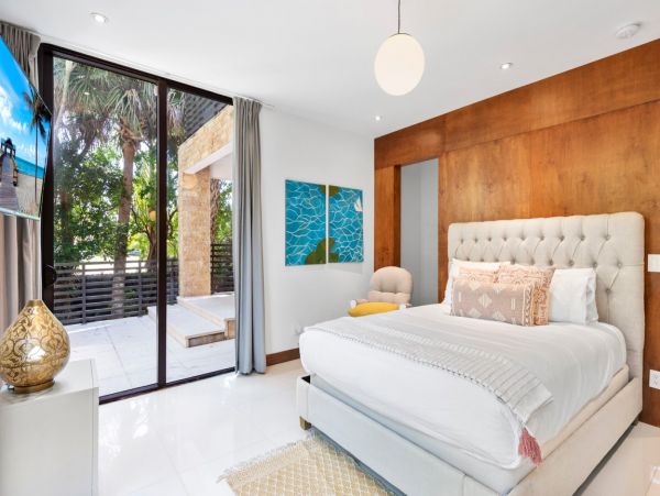 Miami Five Bedroom Extraordinary Waterfront Vacation Villa