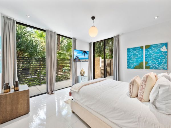 Miami Five Bedroom Extraordinary Waterfront Vacation Villa