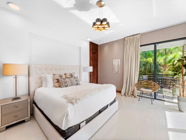 Miami Five Bedroom Extraordinary Waterfront Vacation Villa