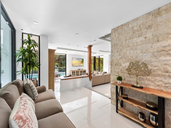 Miami Five Bedroom Extraordinary Waterfront Vacation Villa