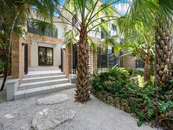 Miami Five Bedroom Extraordinary Waterfront Vacation Villa