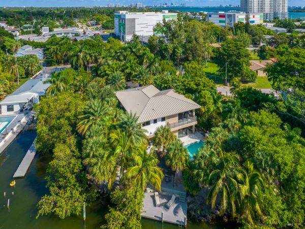 Miami Five Bedroom Extraordinary Waterfront Vacation Villa