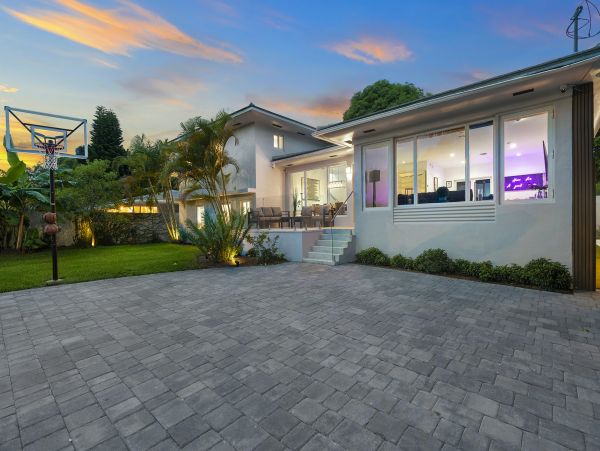 Miami Beach Posh Five Bedroom Vacation Rental Home Sleeps 14