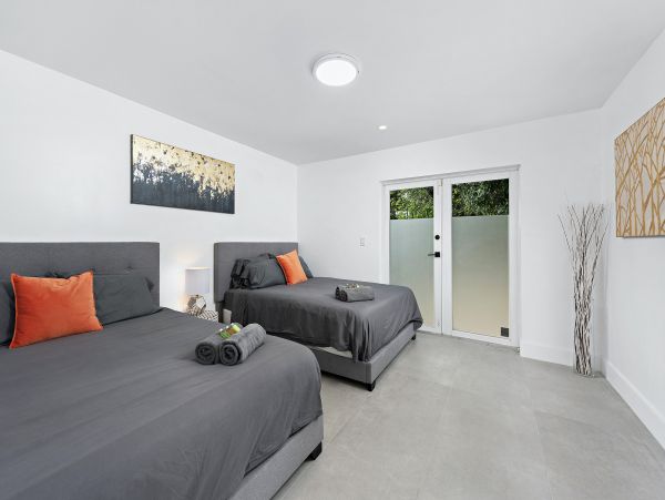 Miami Beach Posh Five Bedroom Vacation Rental Home Sleeps 14