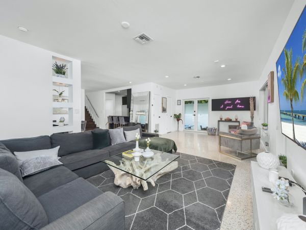 Miami Beach Posh Five Bedroom Vacation Rental Home Sleeps 14