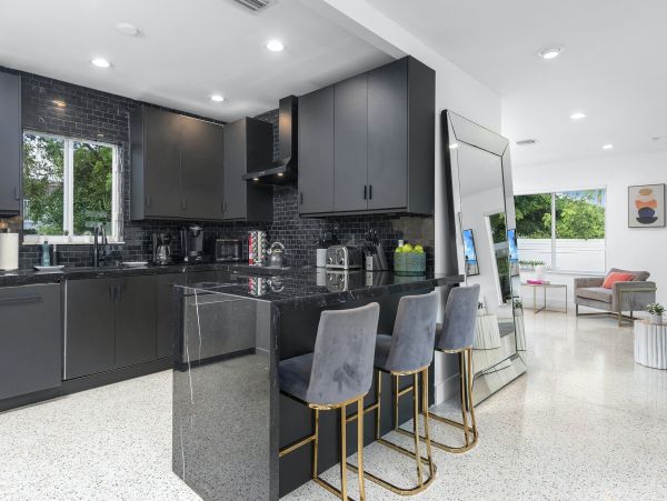 Miami Beach Posh Five Bedroom Vacation Rental Home Sleeps 14