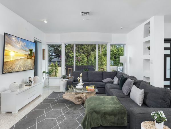 Miami Beach Posh Five Bedroom Vacation Rental Home Sleeps 14