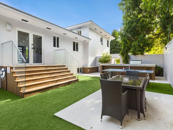 Miami Beach Posh Five Bedroom Vacation Rental Home Sleeps 14
