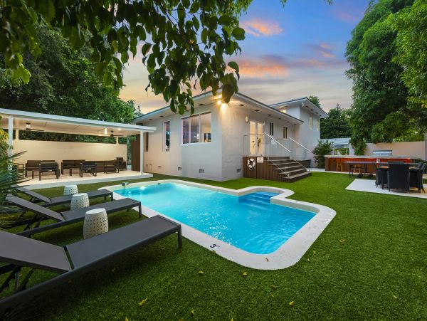 Miami Beach Posh Five Bedroom Vacation Rental Home Sleeps 14