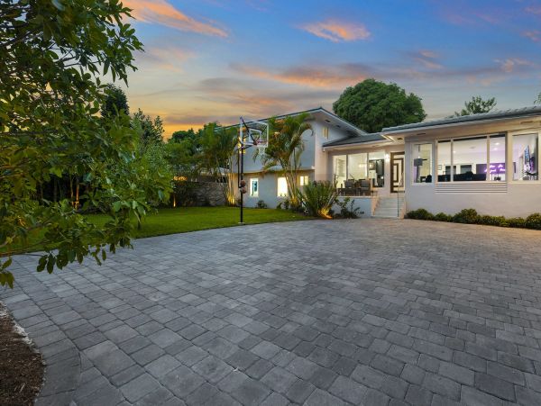 Miami Beach Posh Five Bedroom Vacation Rental Home Sleeps 14