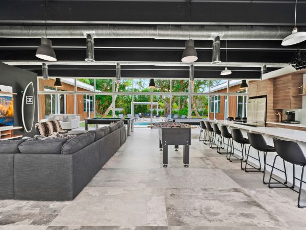Luxury Miami Vacation Home in Miami Beach Six Bedroom