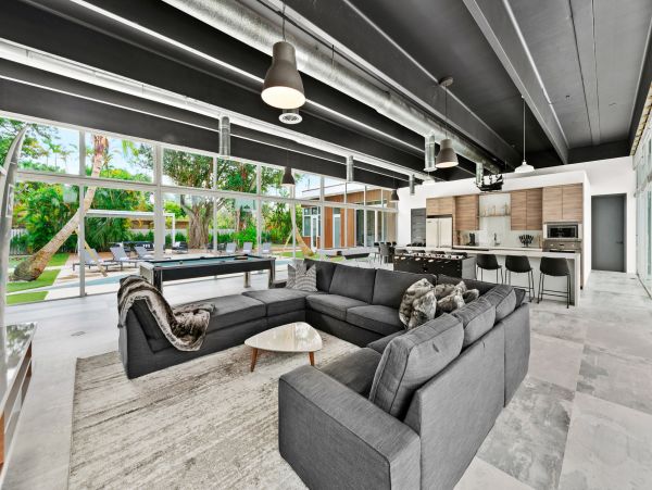 Luxury Miami Vacation Home in Miami Beach Six Bedroom