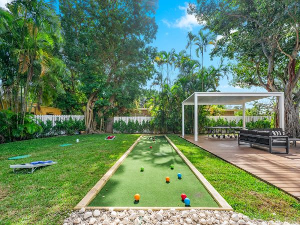 Luxury Miami Vacation Home in Miami Beach Six Bedroom