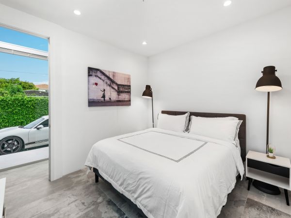 Luxury Miami Vacation Home in Miami Beach Six Bedroom