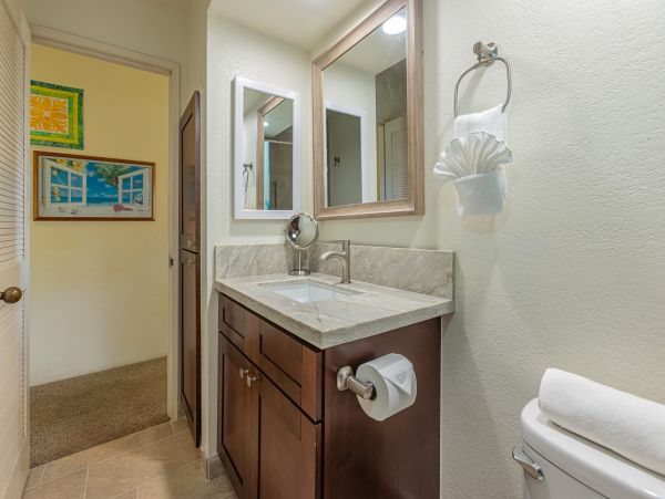 Partial Oceanviews Wailea Vacation Condo Sleeps 6 Guests